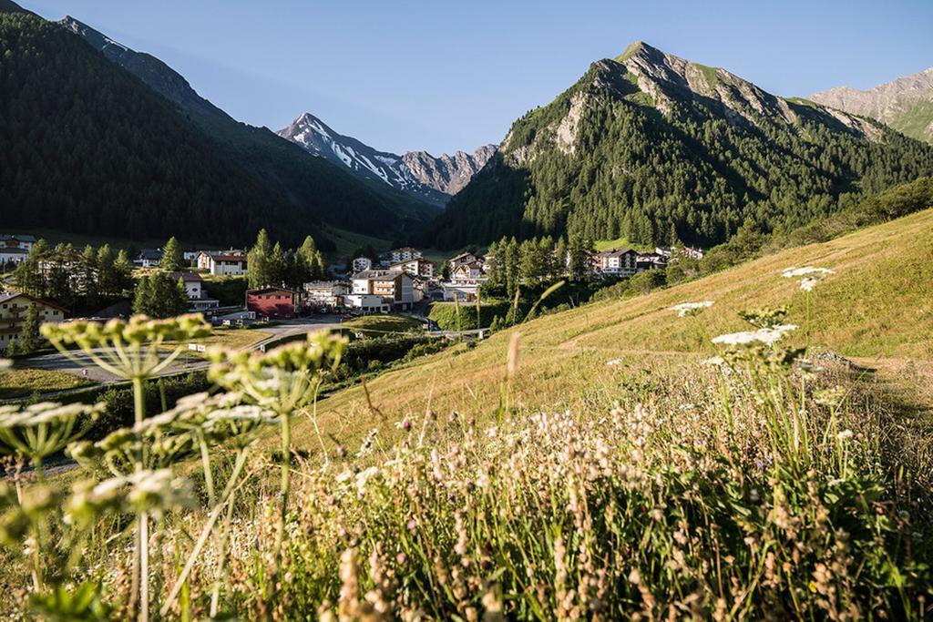 Hotel Des Alpes Замнаун Экстерьер фото